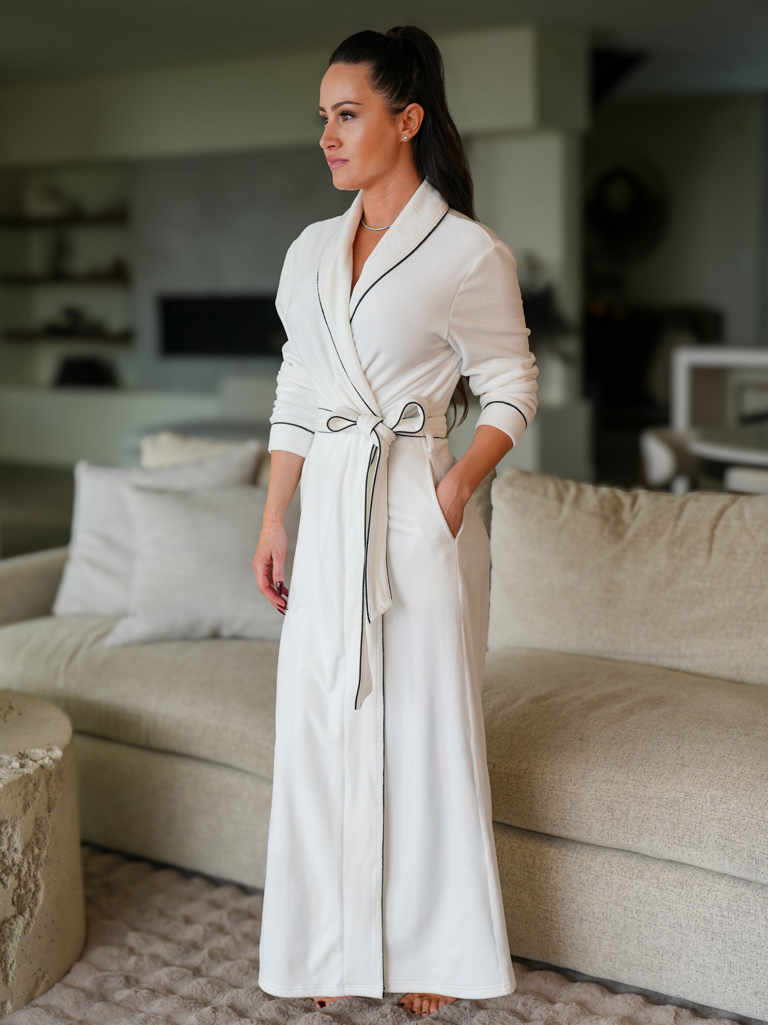 The Rich Aunt Robe Sexy Little Robe