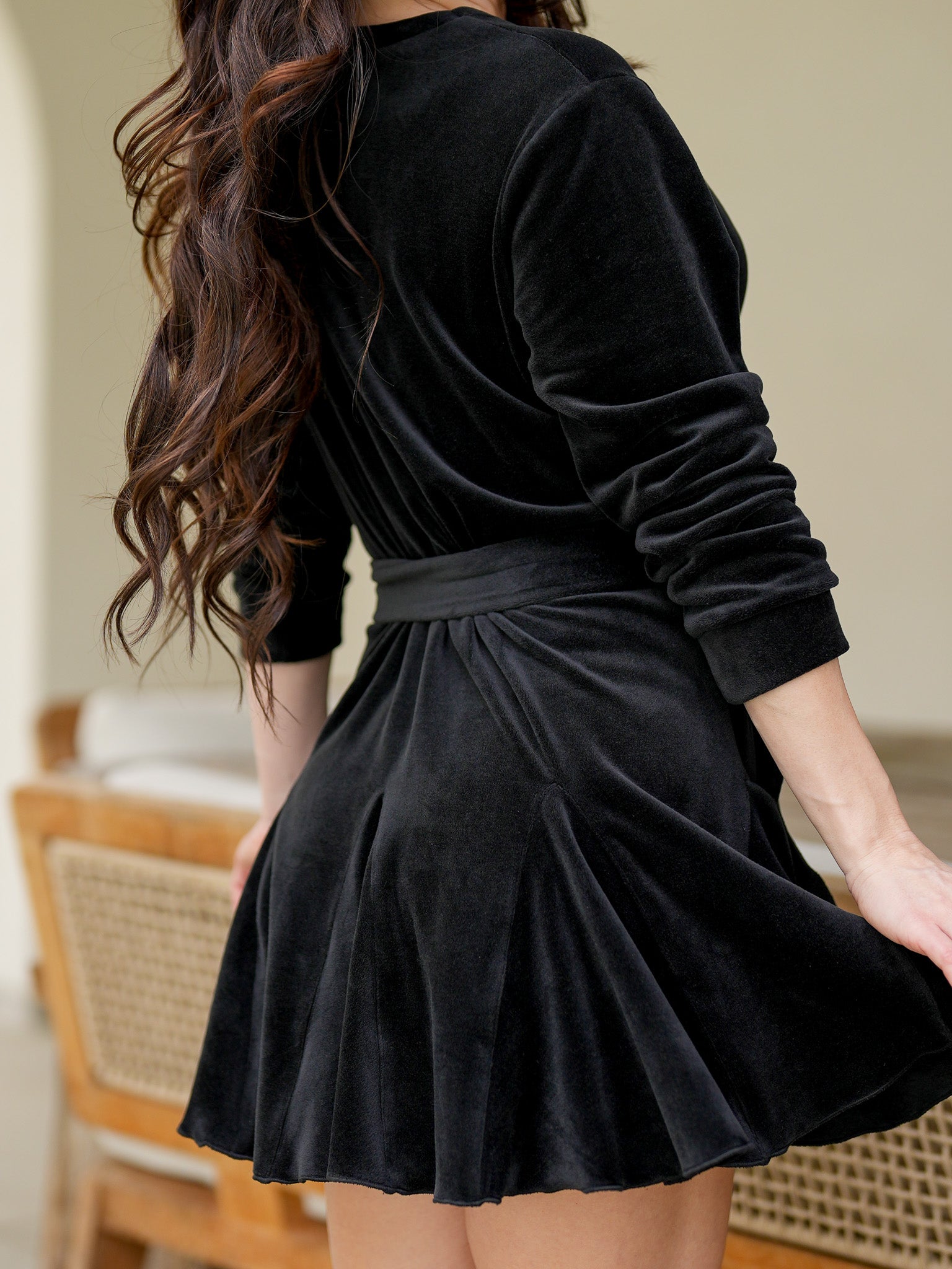 Noir Muse Robe Sexy Little Robe